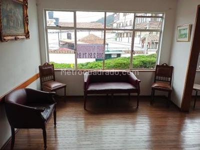 Casa de 4 alcobas en venta en Usaquen Cerros, Bogotá, 214 m² · foto 3 de 8