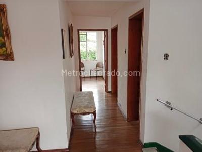 Casa de 4 alcobas en venta en Usaquen Cerros, Bogotá, 214 m² · foto 7 de 8