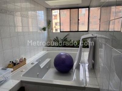 Apartamento de 4 alcobas en venta en Calleja Alta, Bogotá, 210 m² · foto 16 de 20