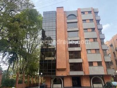 Apartamento de 4 alcobas en venta en Calleja Alta, Bogotá, 210 m² · foto 3 de 20