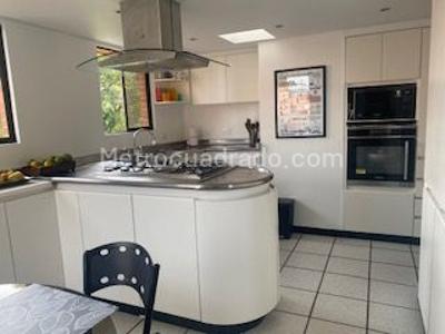 Apartamento de 4 alcobas en venta en Calleja Alta, Bogotá, 210 m² · foto 18 de 20