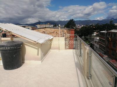 Casa en venta en Normandia, Bogotá · foto 2 de 20