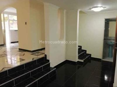 Casa de 4 alcobas en venta en Urbanizacion El Bosque, Tunja, 286 m² · foto 3 de 11