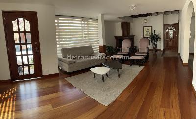 Casa de 3 alcobas en venta en San Jose De Bavaria, Bogotá, 230 m² · foto 3 de 8