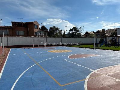 Casa de 3 alcobas en venta en San Jose De Bavaria, Bogotá, 230 m² · foto 8 de 8