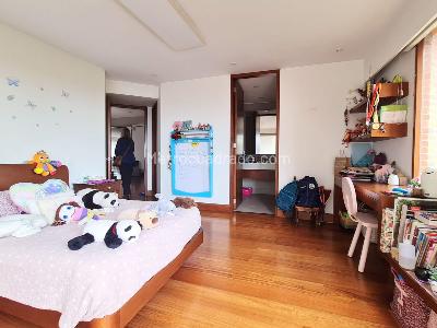 Apartamento de 3 alcobas en venta en Los Rosales Reservado, Bogotá, 315 m² · foto 8 de 12