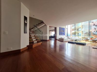 Apartamento de 3 alcobas en venta en Los Rosales Reservado, Bogotá, 315 m² · foto 3 de 12
