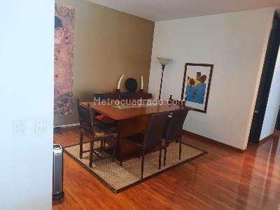 Apartamento de 3 alcobas en venta en Chico Reservado, Bogotá, 130 m² · foto 2 de 14