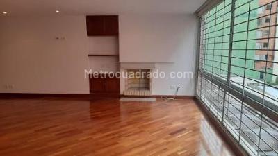 Apartamento de 3 alcobas en venta en Santa Paula, Bogotá, 159 m² · foto 2 de 20