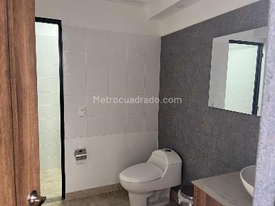 Casa de 3 alcobas en venta en Usaquen Santa Barbara, Bogotá, 240 m² · foto 6 de 16