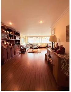 Apartamento en venta en Santa Barbara, Bogotá · foto 2 de 19