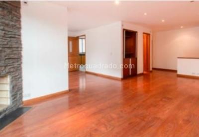 Apartamento de 3 alcobas en venta en Chico Navarra, Bogotá, 138 m² · foto 4 de 15
