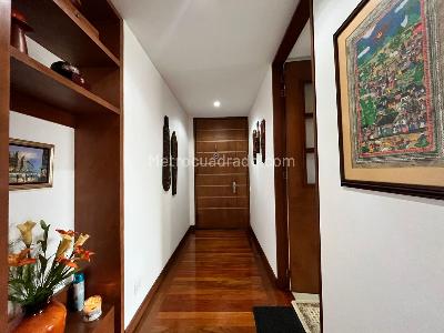 Apartamento de 3 alcobas en venta en Balcones De Lindaraja, Bogotá, 193 m² · foto 3 de 20