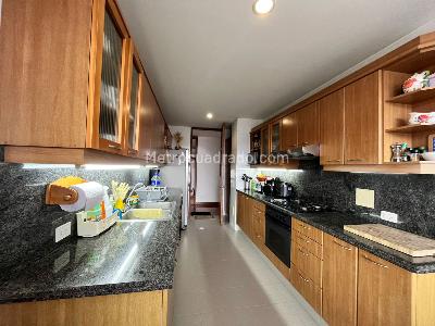 Apartamento de 3 alcobas en venta en Balcones De Lindaraja, Bogotá, 193 m² · foto 11 de 20