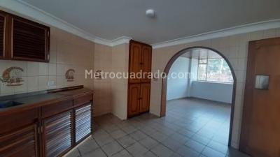 Casa de 3 alcobas en venta en Santa Ana Occidental, Bogotá, 254 m² · foto 10 de 20