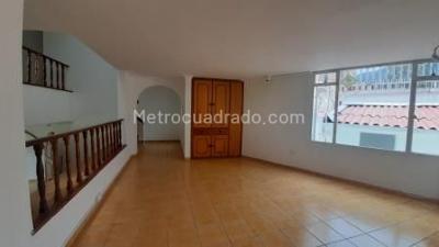 Casa de 3 alcobas en venta en Santa Ana Occidental, Bogotá, 254 m² · foto 11 de 20