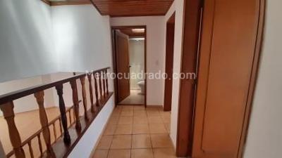 Casa de 3 alcobas en venta en Santa Ana Occidental, Bogotá, 254 m² · foto 12 de 20