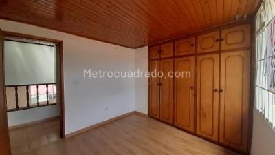 Casa de 3 alcobas en venta en Santa Ana Occidental, Bogotá, 254 m² · foto 13 de 20