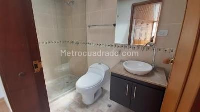 Casa de 3 alcobas en venta en Santa Ana Occidental, Bogotá, 254 m² · foto 18 de 20