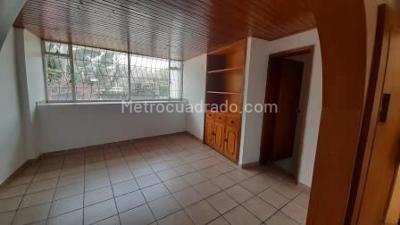 Casa de 3 alcobas en venta en Santa Ana Occidental, Bogotá, 254 m² · foto 9 de 20