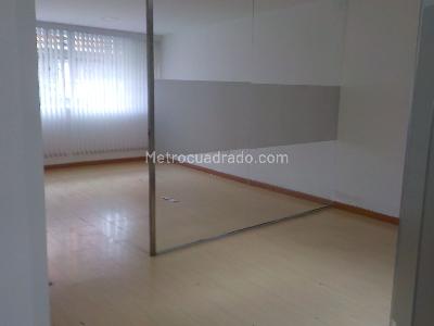 Casa de 5 alcobas en venta en El Lago, Bogotá, 1000 m² · foto 9 de 20