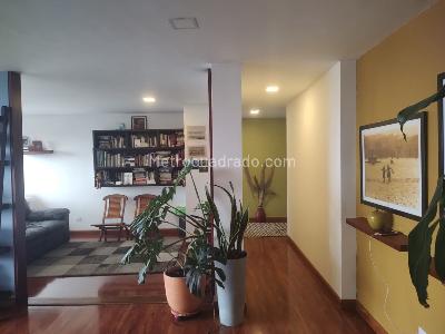 Apartamento de 2 alcobas en venta en Los Rosales, Bogotá, 113 m² · foto 14 de 16