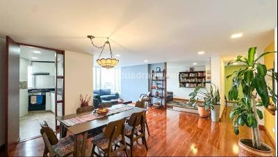 Apartamento de 2 alcobas en venta en Los Rosales, Bogotá, 113 m² · foto 2 de 16