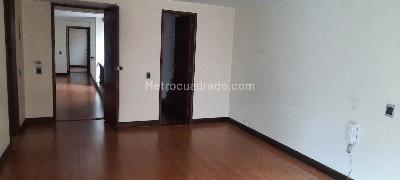 Apartamento de 3 alcobas en venta en La Cabrera Alta, Bogotá, 508 m² · foto 12 de 20
