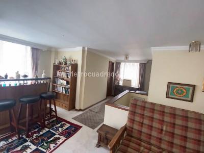 Apartamento de 4 alcobas en venta en Chico Navarra, Bogotá, 274 m² · foto 4 de 13