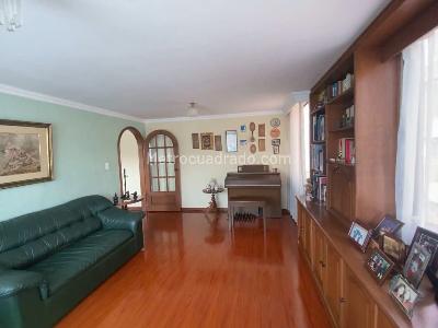 Apartamento de 4 alcobas en venta en Chico Navarra, Bogotá, 274 m² · foto 5 de 13