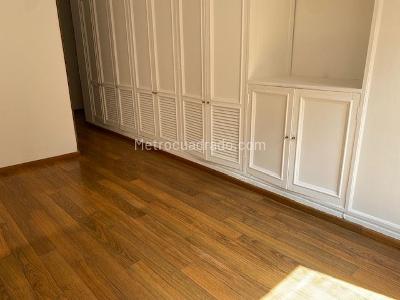 Apartamento de 3 alcobas en venta en Bella Suiza, Bogotá, 143 m² · foto 8 de 20