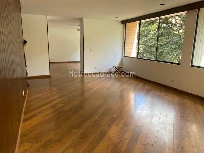 Apartamento de 3 alcobas en venta en Bella Suiza, Bogotá, 143 m² · foto 3 de 20