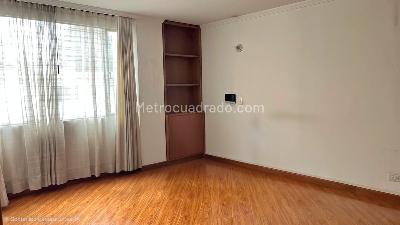 Apartamento de 2 alcobas en venta en Pasadena Alta, Bogotá, 75 m² · foto 11 de 16