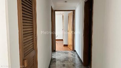 Apartamento de 2 alcobas en venta en Pasadena Alta, Bogotá, 75 m² · foto 12 de 16