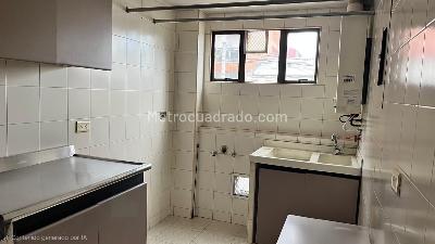 Apartamento de 2 alcobas en venta en Pasadena Alta, Bogotá, 75 m² · foto 9 de 16
