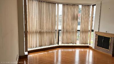 Apartamento de 2 alcobas en venta en Pasadena Alta, Bogotá, 75 m² · foto 2 de 16