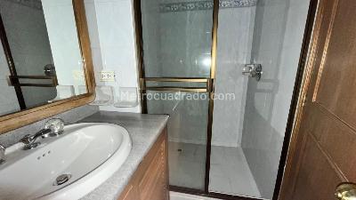 Apartamento de 2 alcobas en venta en Pasadena Alta, Bogotá, 75 m² · foto 4 de 16