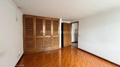 Apartamento de 2 alcobas en venta en Pasadena Alta, Bogotá, 75 m² · foto 5 de 16