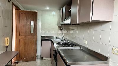 Apartamento de 2 alcobas en venta en Pasadena Alta, Bogotá, 75 m² · foto 8 de 16
