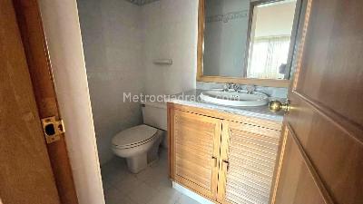 Apartamento de 2 alcobas en venta en Pasadena Alta, Bogotá, 75 m² · foto 10 de 16