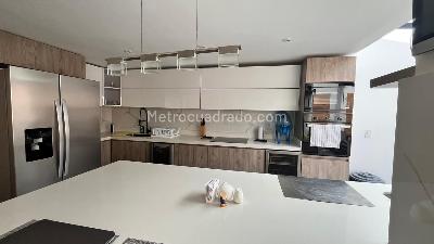 Casa de 5 alcobas en venta en La Alhambra Monaco, Bogotá, 390 m² · foto 8 de 20