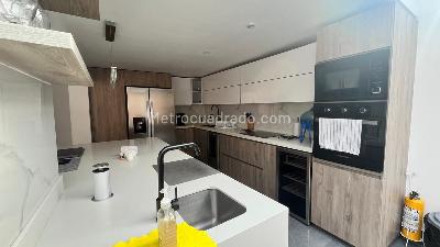 Casa de 5 alcobas en venta en La Alhambra Monaco, Bogotá, 390 m² · foto 9 de 20