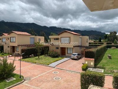 Casa de 4 alcobas en venta en Vereda Chuntame C 047, Cajicá, 205 m² · foto 2 de 19