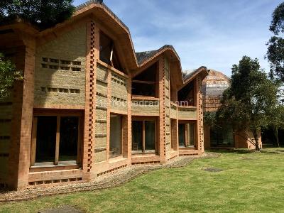 Casa de 4 alcobas en venta en Vereda Fonqueta C 070, Chía, 580 m² · foto 3 de 17