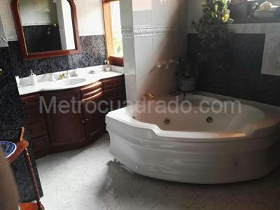 Casa de 5 alcobas en venta en Vereda Yerbabuena C 002, Chía, 680 m² · foto 9 de 14