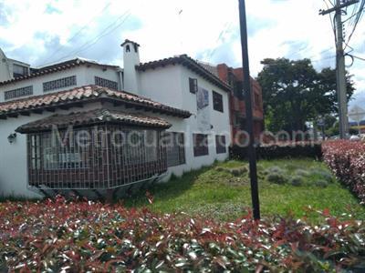 Casa en venta en Cedro Bolivar, Bogotá · foto 2 de 8