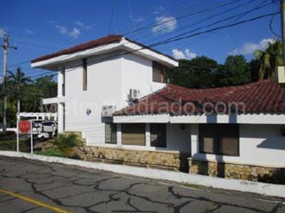 Casa de 5 alcobas en venta en Rural C 066, Girardot, 291 m² · foto 2 de 12