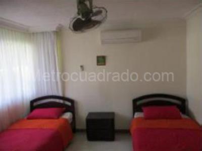 Casa de 5 alcobas en venta en Rural C 066, Girardot, 291 m² · foto 7 de 12