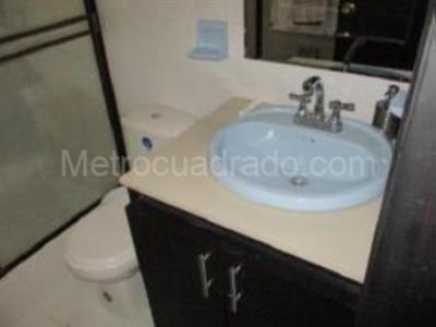 Casa de 5 alcobas en venta en Rural C 066, Girardot, 291 m² · foto 8 de 12