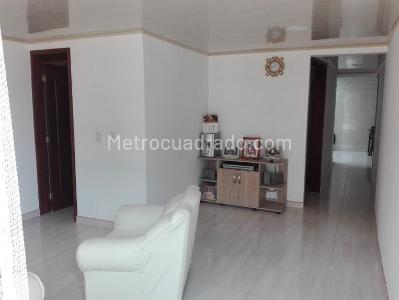 Casa de 5 alcobas en venta en Urbana C 222, Chía, 300 m² · foto 2 de 10